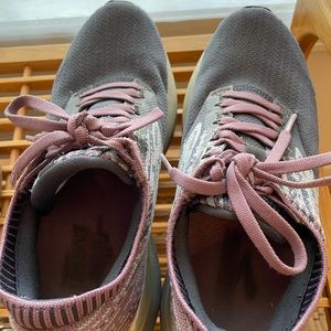 Brooks women’s Ricochet Running Shoes